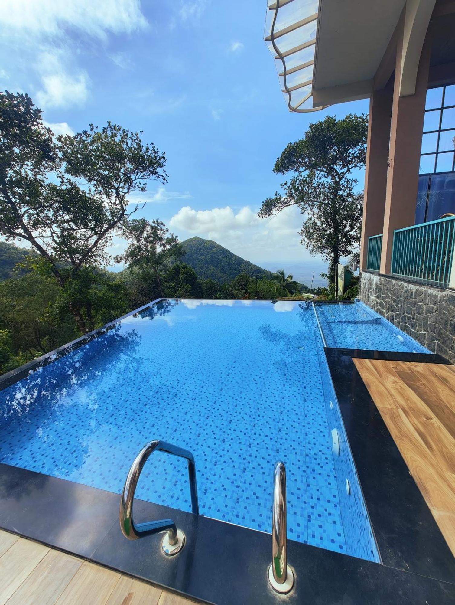 Mount Stratus Resort Vayalada Balussery Ngoại thất bức ảnh